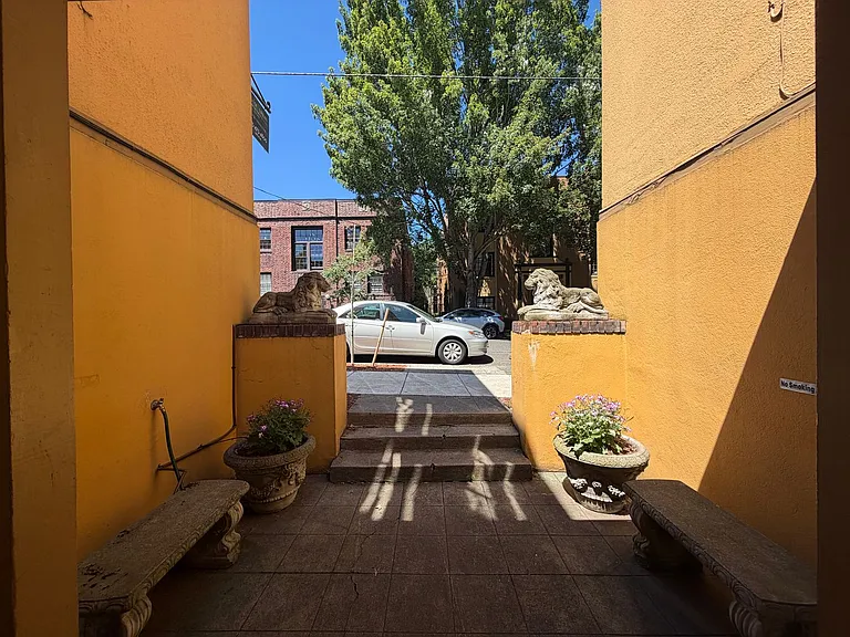 Greenway Apartments — Photo 25