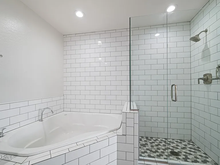 17 W Vernon Ave #619 — Photo 27