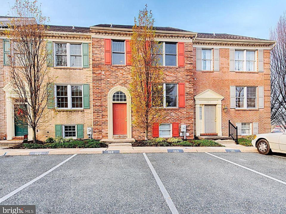 1st image of 103 Oak Moore Ct #17