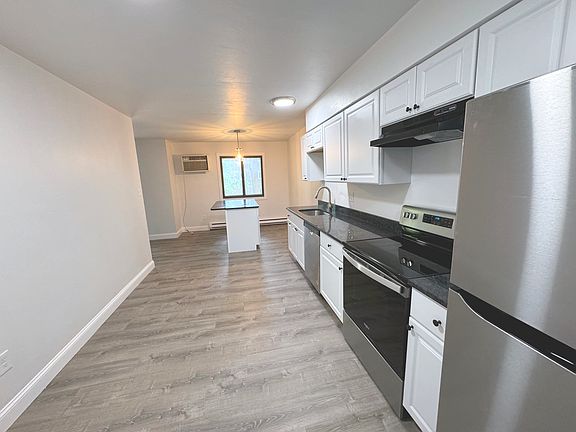 3rd image of 400 Campbell Cir #G-23