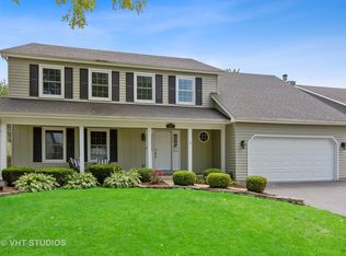 26 Newgate Ave, Naperville, IL 60565