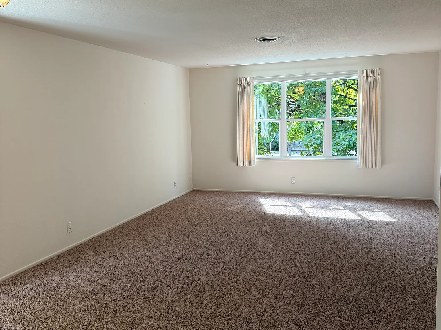 2 bed, 850 sqft, $1,150 — Photo 3
