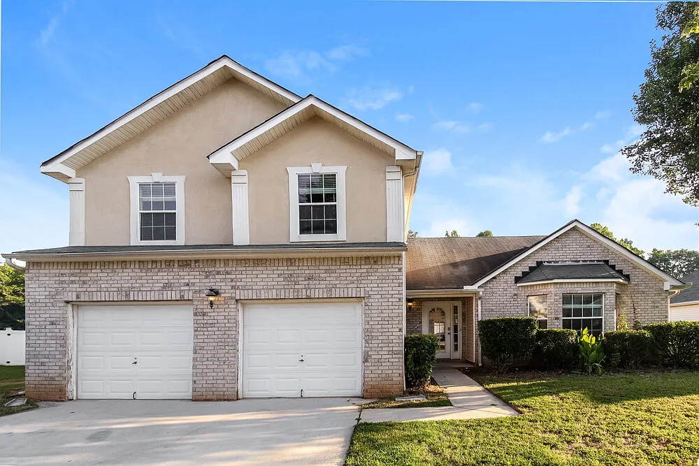 3 bed, 2.0 bath, 2019 sqft, $3,080 — Photo 1