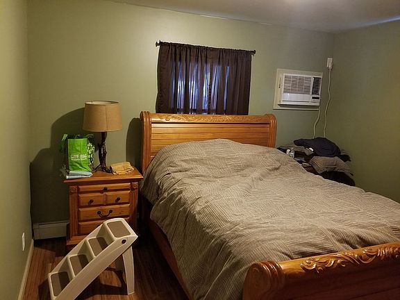 2nd image of 30 Cliff Ln