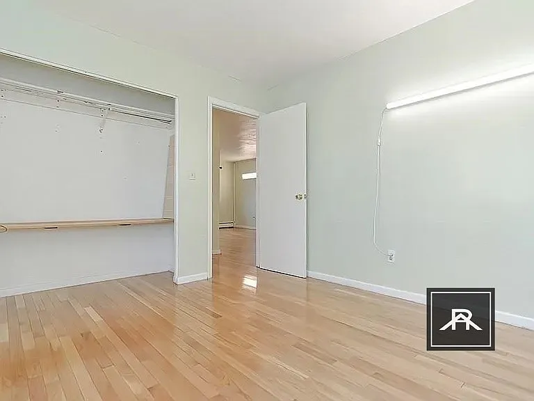 44 Adams St #C7 — Photo 9