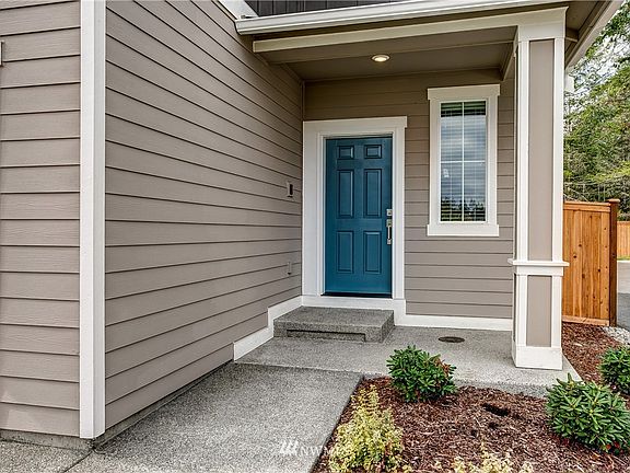 3rd image of 3124 Gladiator Street NE #33