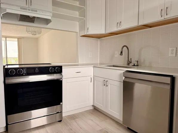 5700 NW 2nd Ave APT 608, Boca Raton, FL 33487