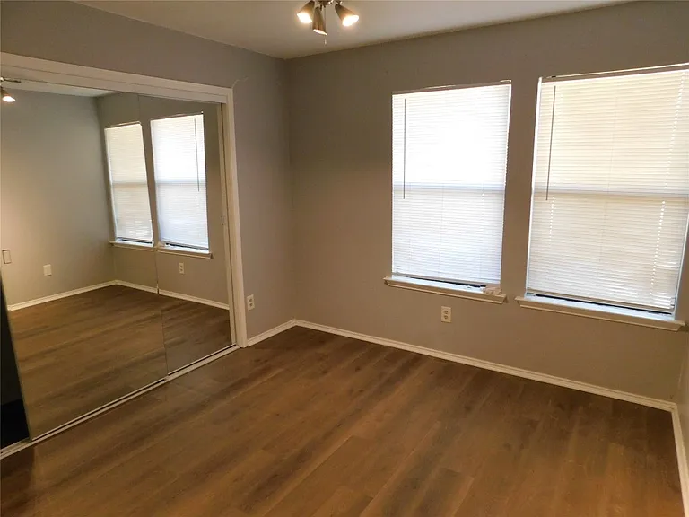 8232 Meadowbrook Dr — Photo 127
