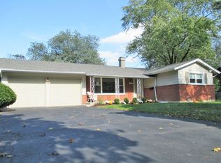 6653 Blackstone Dr, Downers Grove, IL 60516