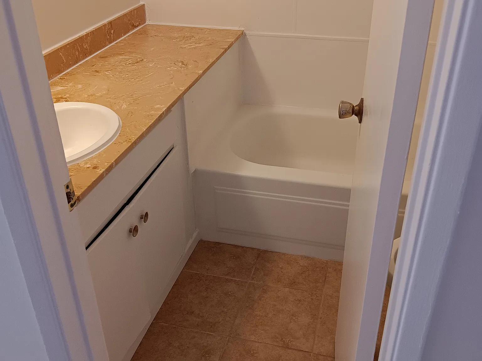 2 bed, 950 sqft, $1,695 — Photo 4