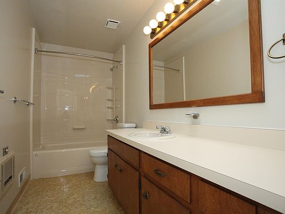 5th image of 4021 Lemoyne Way