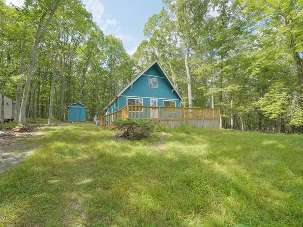 110 Spruce Ct, Hawley, PA 18428