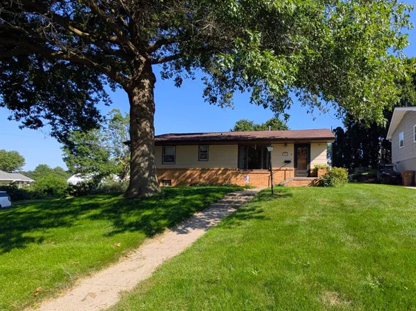 1002 N Division St, Audubon, IA 50025