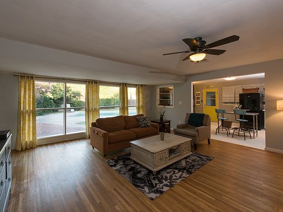 4th image of 2522 N Adoline Ave