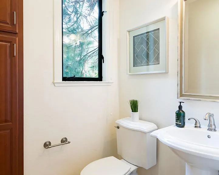 401 Alder Ln — Photo 6
