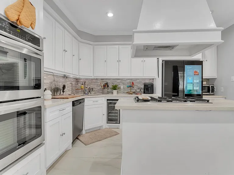 12407 Rosehill Ln — Photo 15