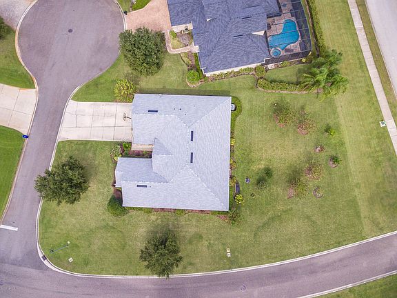 2nd image of 1100 N Campania Ct