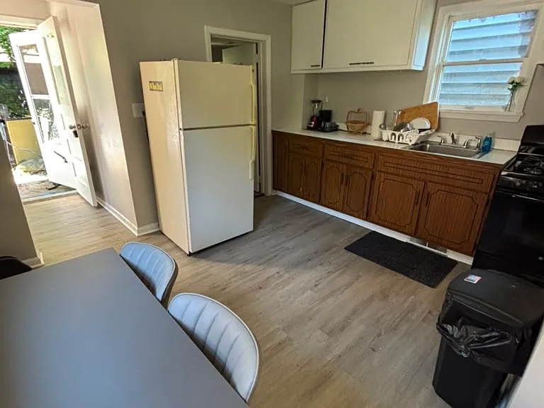 411 Beaver St — Photo 2