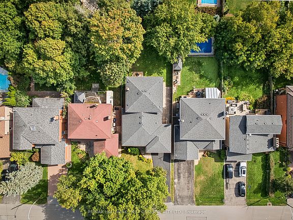 3rd image of 21 Ivan Rd