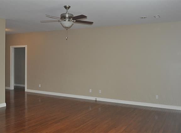 5th image of 440 Cabernet Dr