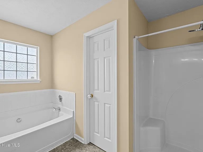 7598 Pleasantville Way — Photo 43
