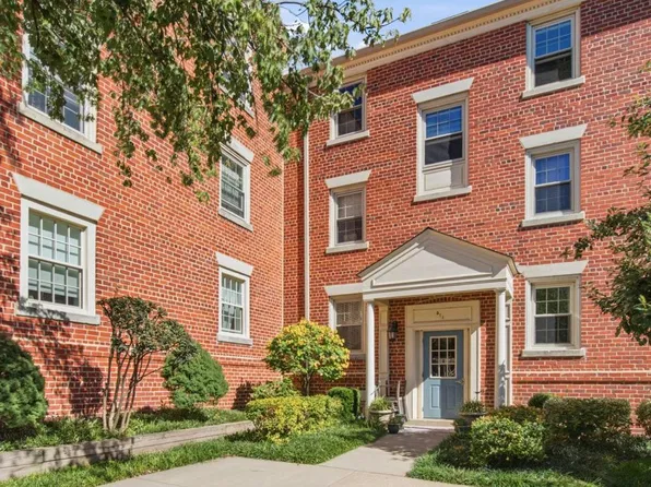 511 Bashford Ln APT 5, Alexandria, VA 22314