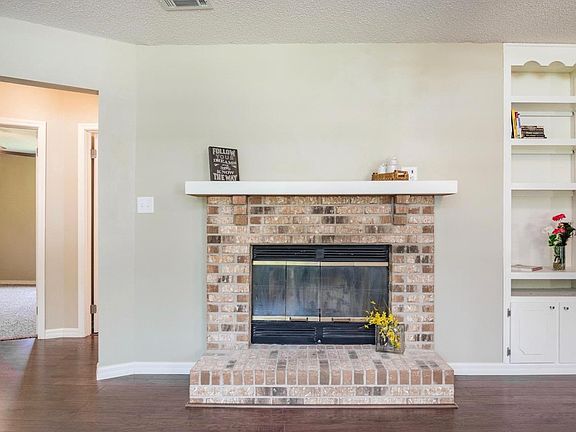 4th image of 4653 Evelyn St