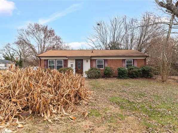 1203 Curtis St, Greensboro, NC 27406