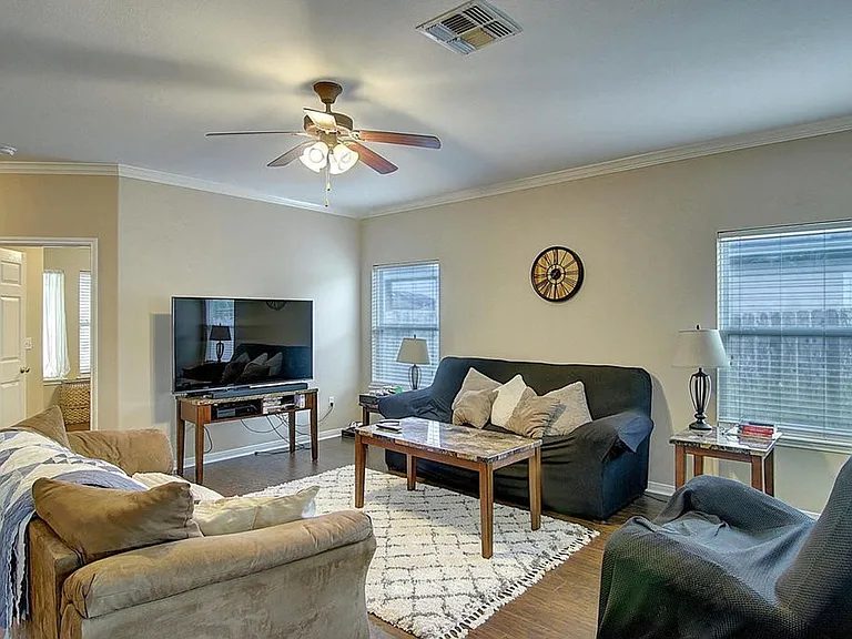 7538 Angelwing Dr — Photo 4