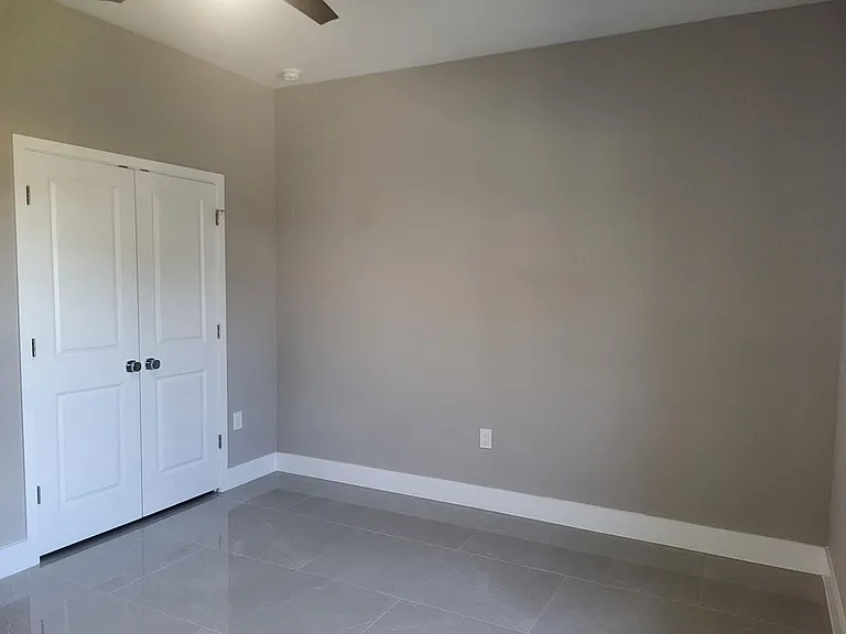 341 NW 7th Ave — Photo 22