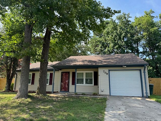 1st image of 709 Carywood Ln