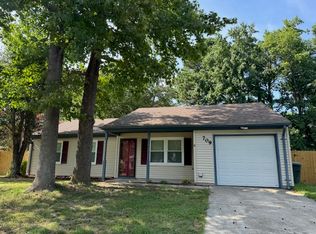 709 Carywood Ln, Newport News, VA 23602