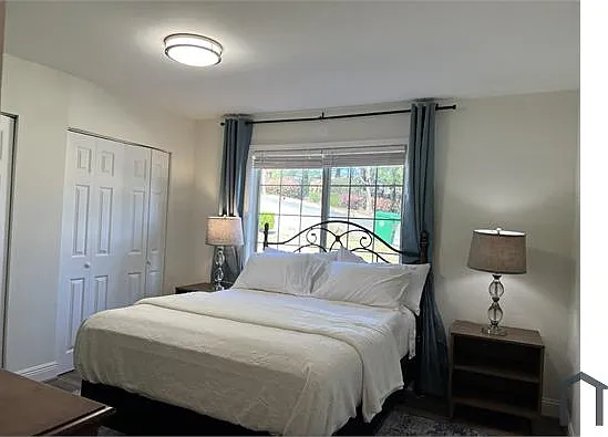 2530 Peachwood Cir NE #4 — Photo 3