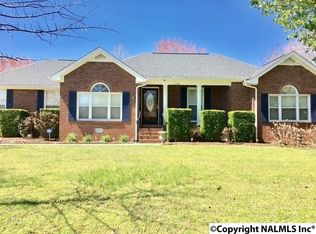 110 Gerald Dr, Hazel Green, AL 35750