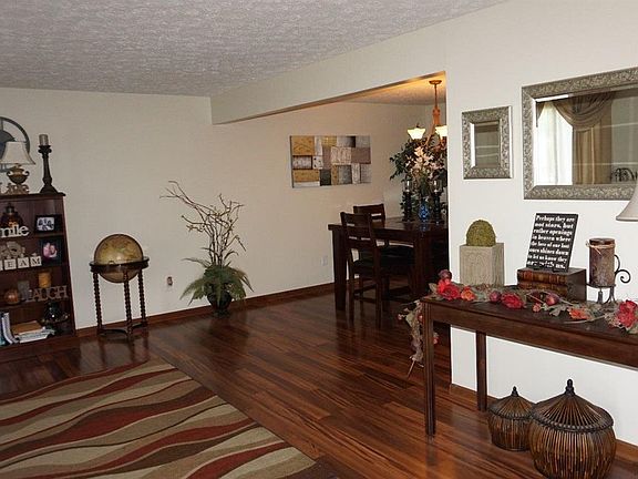 2nd image of 713 Gloucester Dr