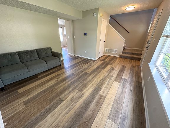 4th image of 6522 Hazelhatch Dr