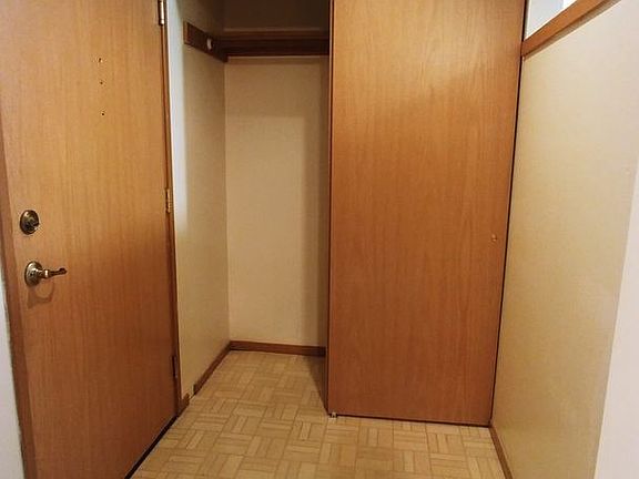 3rd image of 16449 Ambaum Blvd S APT 10