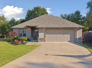 436 Foxwood Dr, Sapulpa, OK 74066