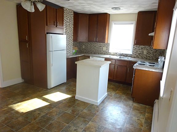 3rd image of 9 Penta St #1