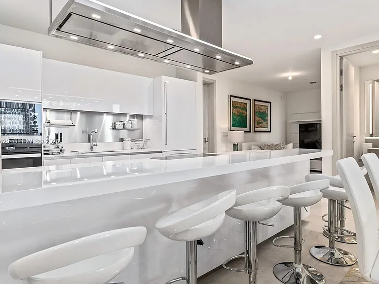 1000 Brickell Plz #Penthouse 6006 — Photo 6
