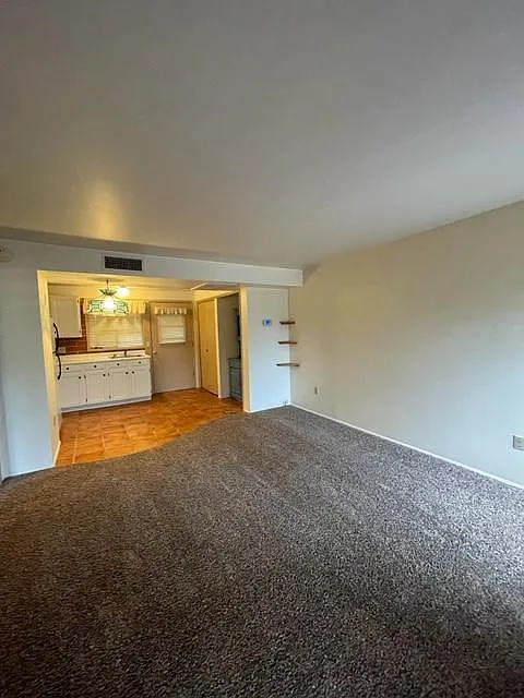 1 bed, 1.0 bath, 588 sqft, $1,200 — Photo 2