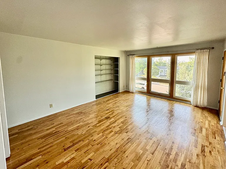 728 Saint Charles St #3 — Photo 3