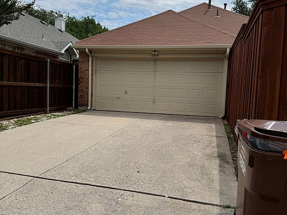 3rd image of 6909 Barbican Dr