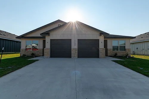 1149 Lindsey Dr #A/B Photo 1