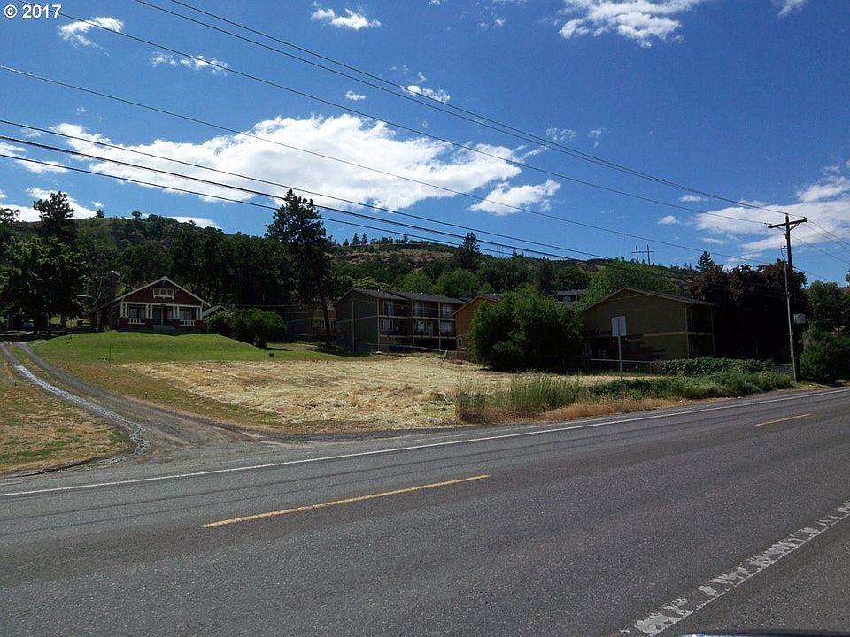 2nd image of 2330 W 10th St