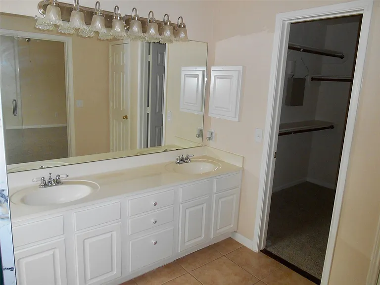 6203 Faulkner Ridge Dr — Photo 11