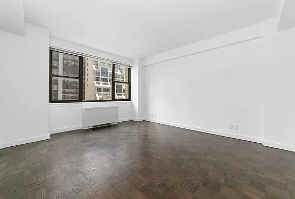 4th image of 65 W 55th St APT 8D