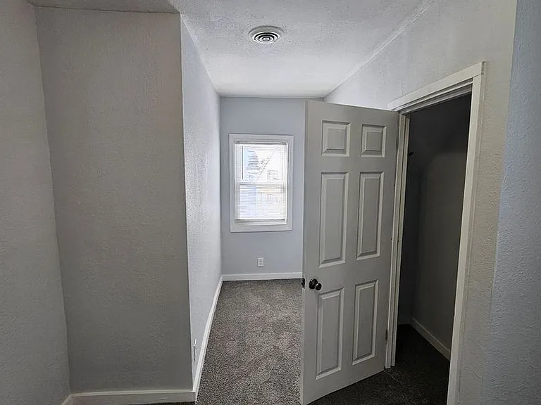 1917 W Atkinson Ave. - 4 Unit — Photo 9