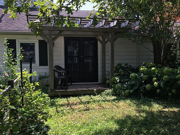 5th image of 104 Winchester Ave