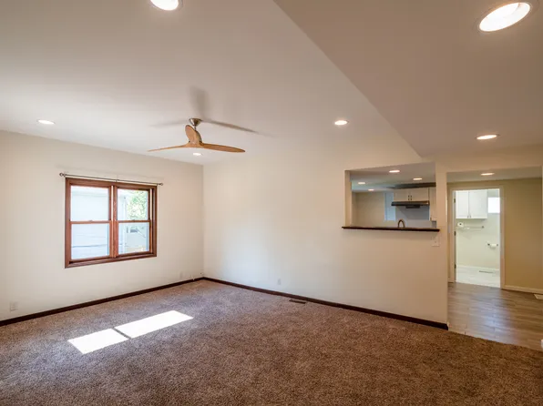 966 11th St APT 3, Marion, IA 52302